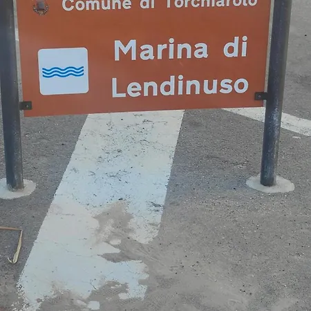 Il Melarancio Del Salento Nyaraló Lendinuso